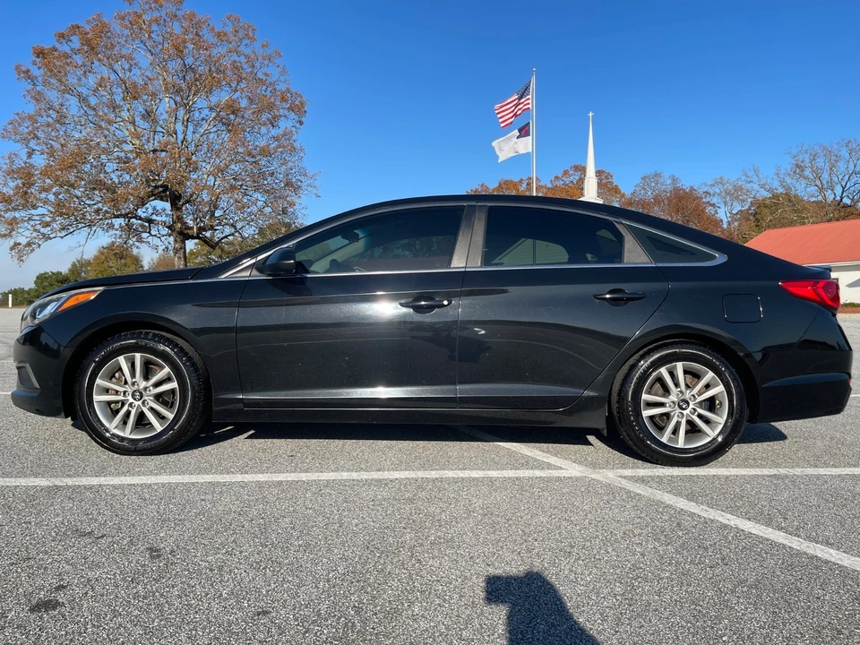 2017 Hyundai Sonata - Image 2 of 20