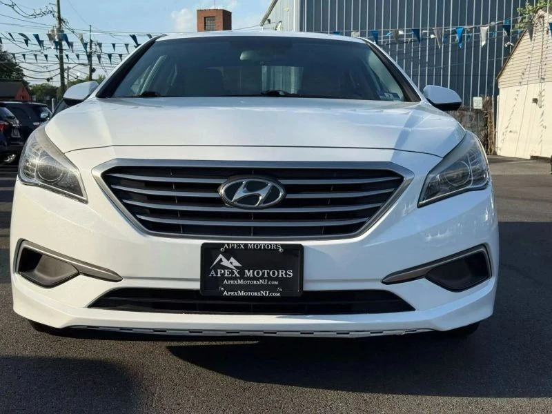 2017 Hyundai Sonata - Image 2 of 12