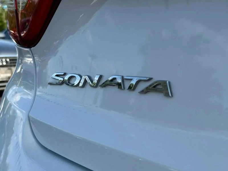 2017 Hyundai Sonata - Image 7 of 12