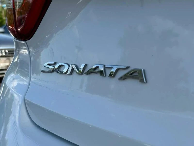 2017 Hyundai Sonata - Image 7 of 12