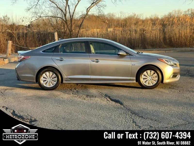 2017 Hyundai Sonata - Image 4 of 12