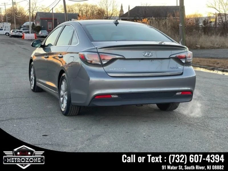 2017 Hyundai Sonata - Image 10 of 12