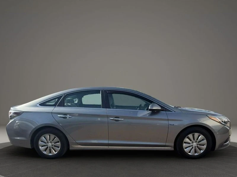 2017 Hyundai Sonata - Image 4 of 12