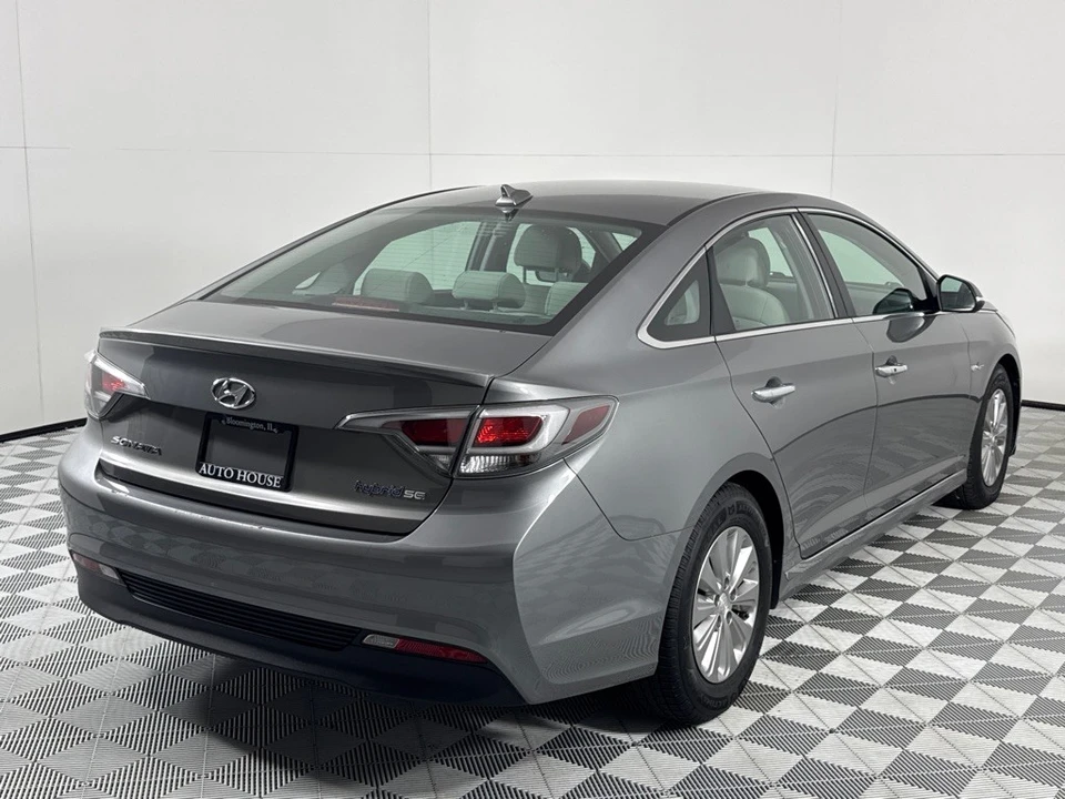 2017 Hyundai Sonata - Image 4 of 12