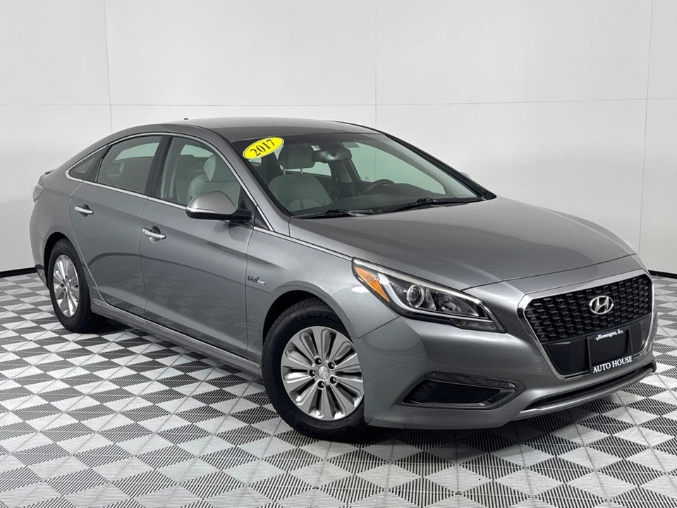 2017 Hyundai Sonata - Image 2 of 12