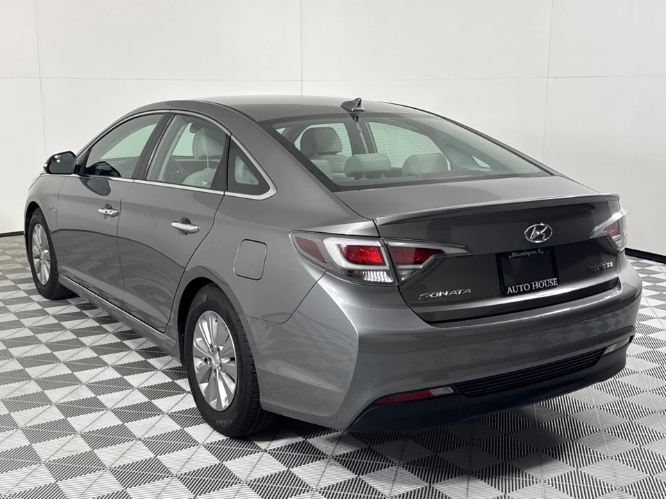 2017 Hyundai Sonata - Image 6 of 12