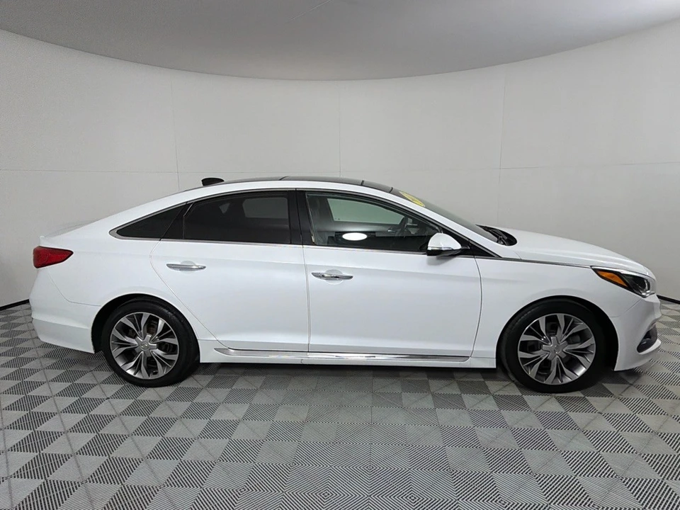 2017 Hyundai Sonata - Image 4 of 12