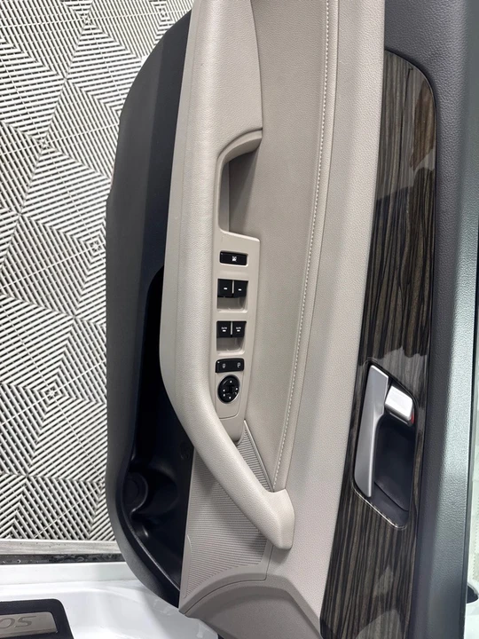 2017 Hyundai Sonata - Image 11 of 12