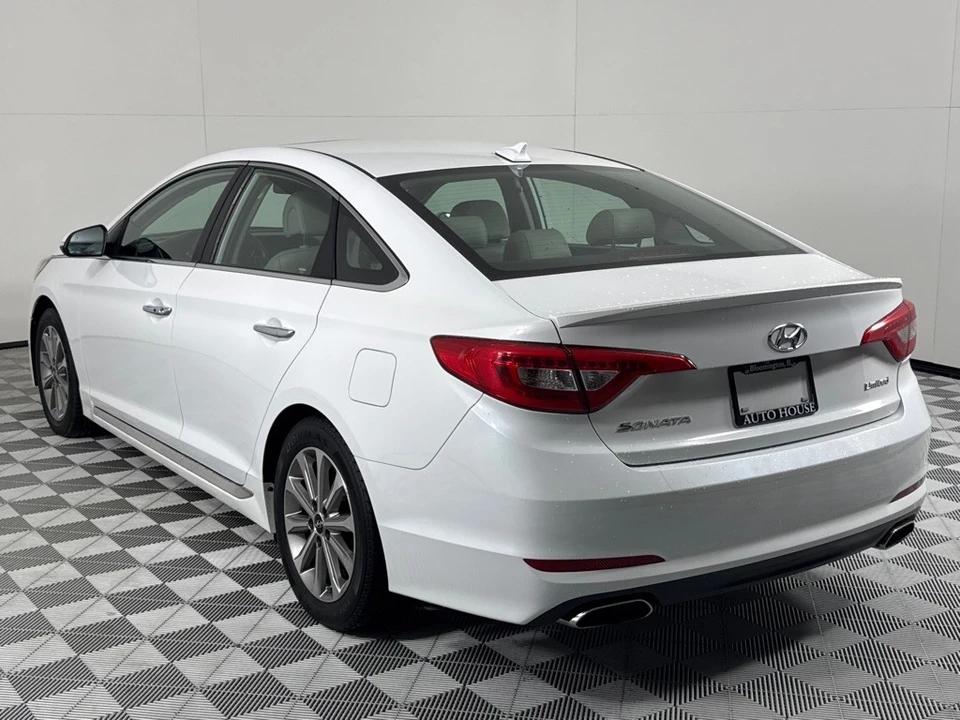 2017 Hyundai Sonata - Image 7 of 12