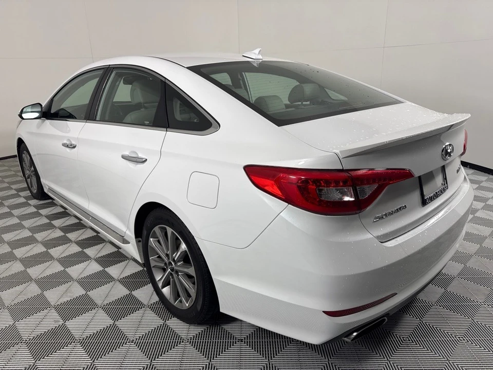 2017 Hyundai Sonata - Image 8 of 12
