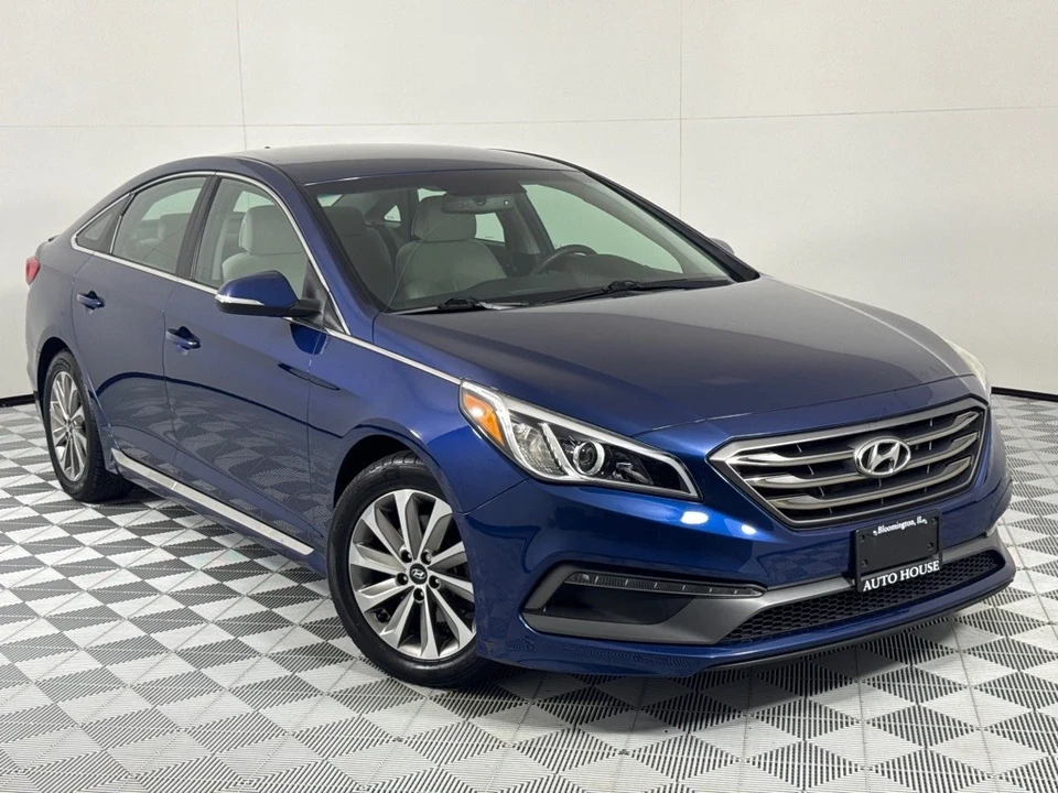 2017 Hyundai Sonata - Image 2 of 12