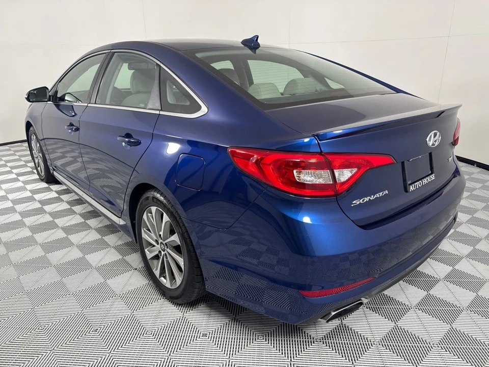 2017 Hyundai Sonata - Image 6 of 12