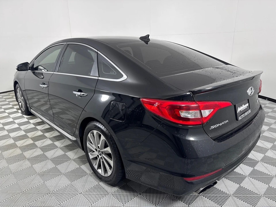 2017 Hyundai Sonata - Image 8 of 12