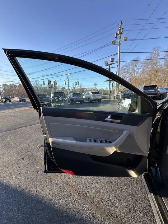 2017 Hyundai Sonata - Image 10 of 21