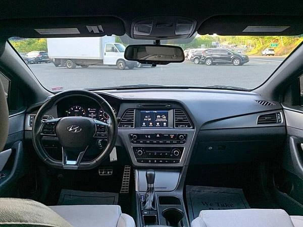 2017 Hyundai Sonata - Image 9 of 18
