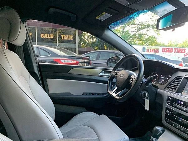 2017 Hyundai Sonata - Image 10 of 18