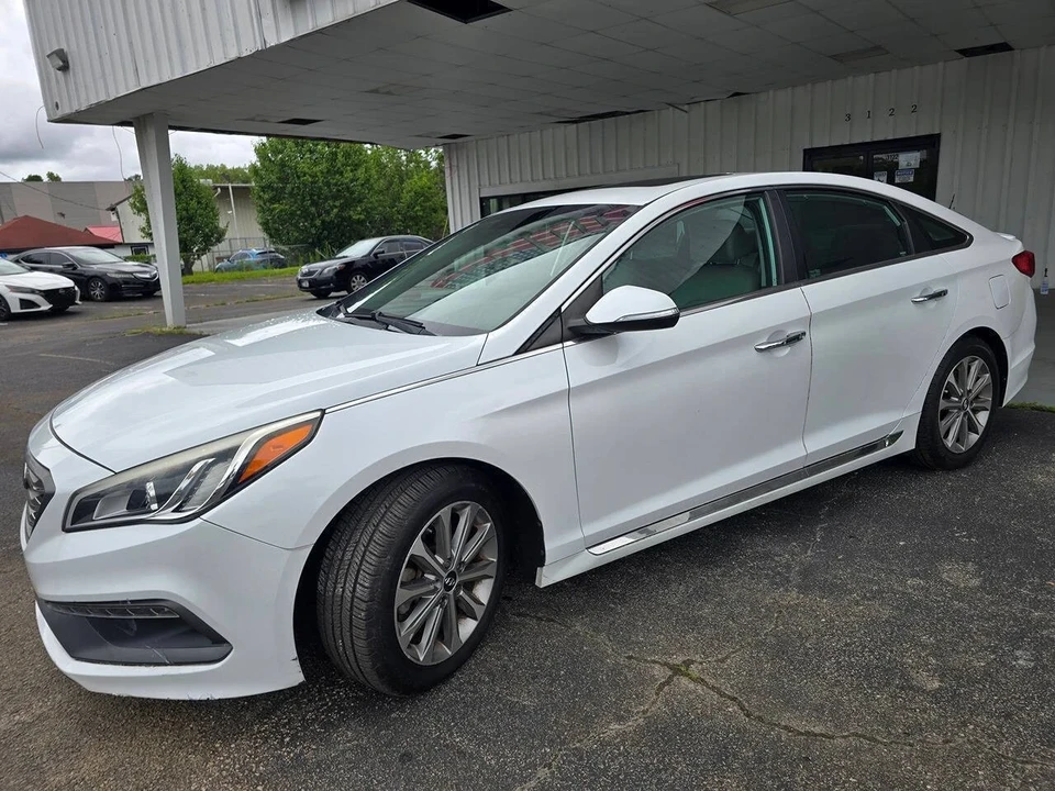 2017 Hyundai Sonata - Image 4 of 21