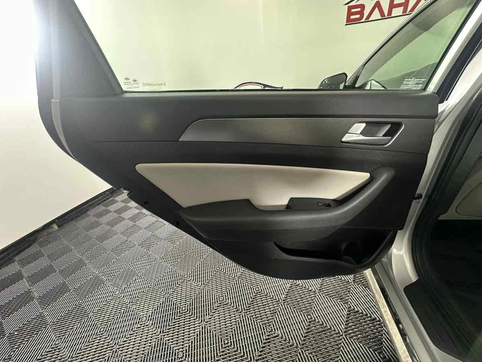 2017 Hyundai Sonata - Image 17 of 21