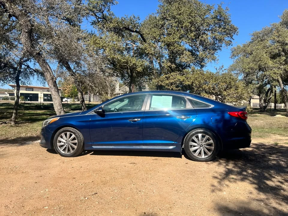 2017 Hyundai Sonata - Image 5 of 9