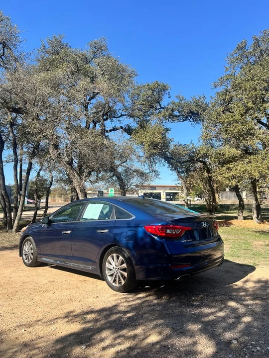 2017 Hyundai Sonata - Image 4 of 9