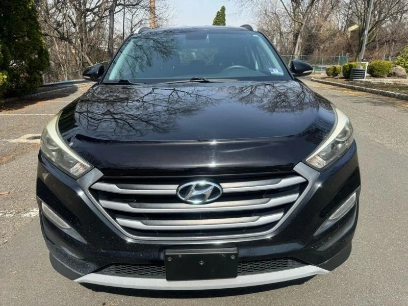 2017 Hyundai Tucson - Image 2 of 12