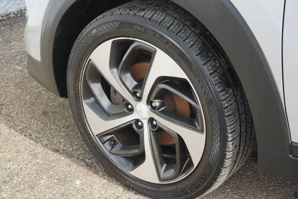 2017 Hyundai Tucson - Image 8 of 19