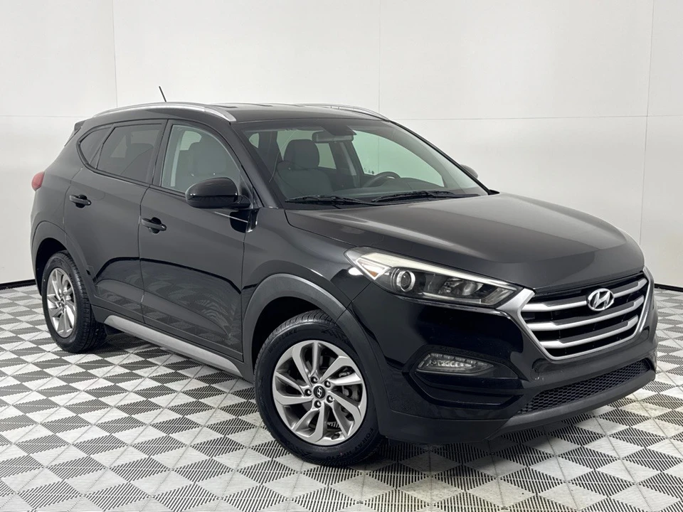 2017 Hyundai Tucson - Image 2 of 12