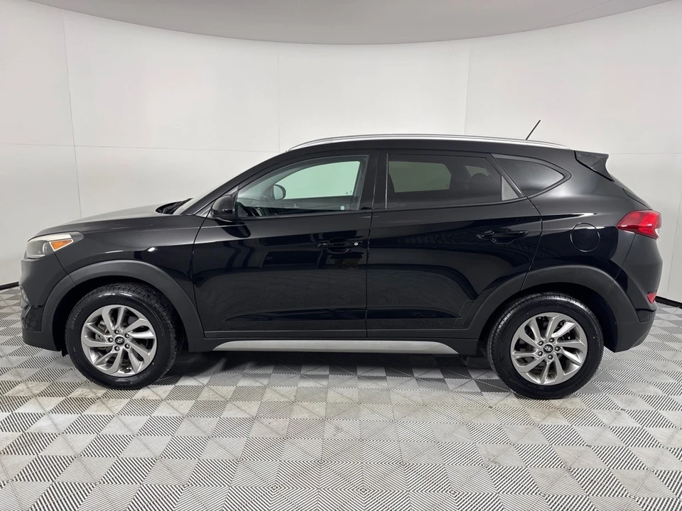 2017 Hyundai Tucson - Image 8 of 12