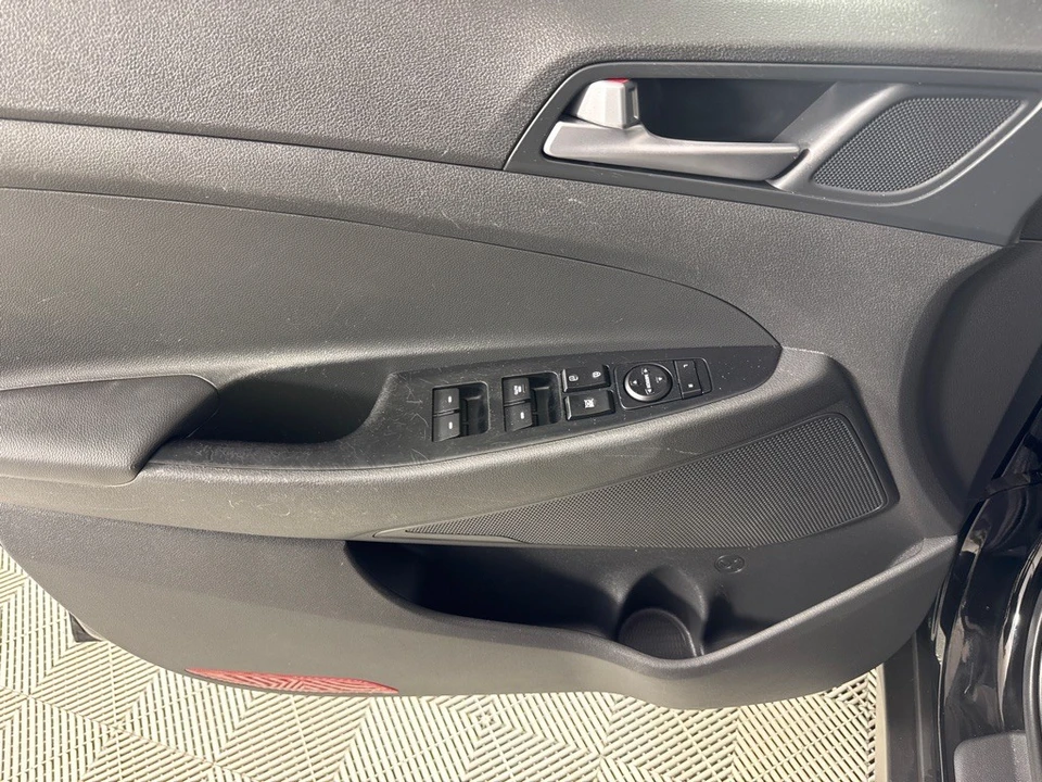 2017 Hyundai Tucson - Image 11 of 12