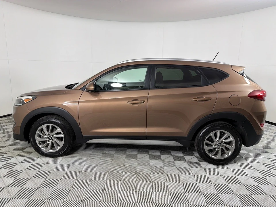 2017 Hyundai Tucson - Image 8 of 21