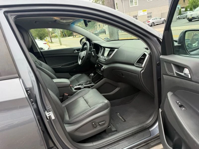 2017 Hyundai Tucson - Image 12 of 12
