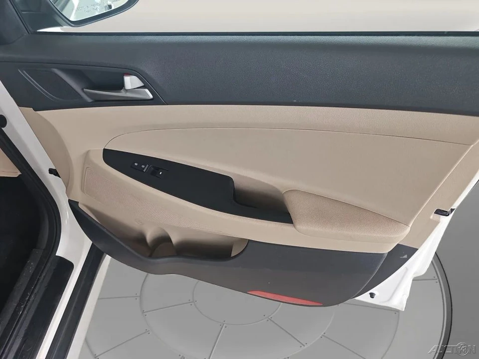 2017 Hyundai Tucson - Image 18 of 21