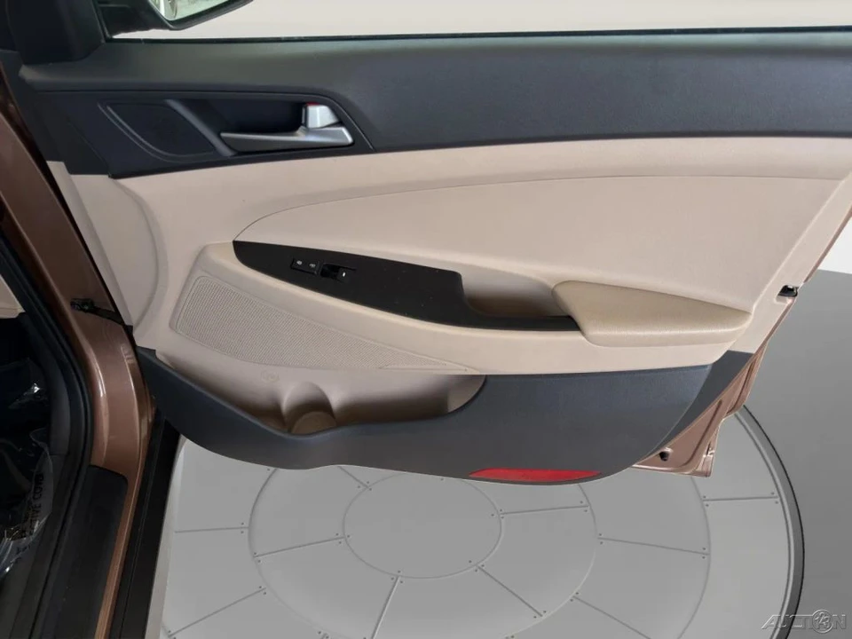 2017 Hyundai Tucson - Image 16 of 21