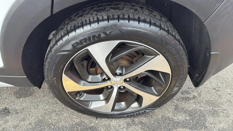 2017 Hyundai Tucson - Image 9 of 12