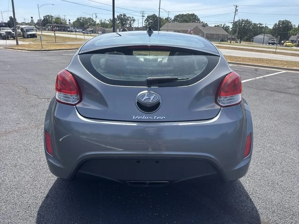 2017 Hyundai Veloster - Image 7 of 11