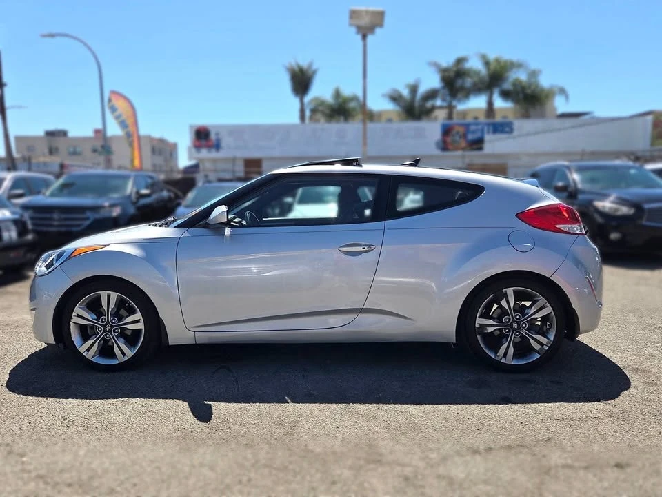 2017 Hyundai Veloster - Image 7 of 20