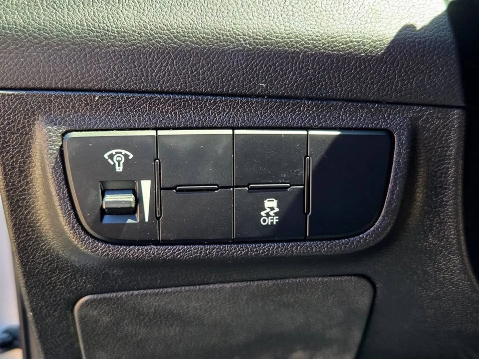 2017 Hyundai Veloster - Image 19 of 20