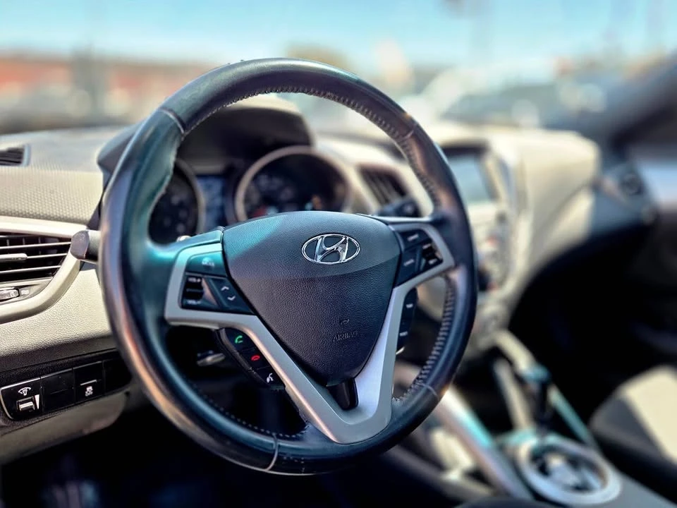 2017 Hyundai Veloster - Image 12 of 20