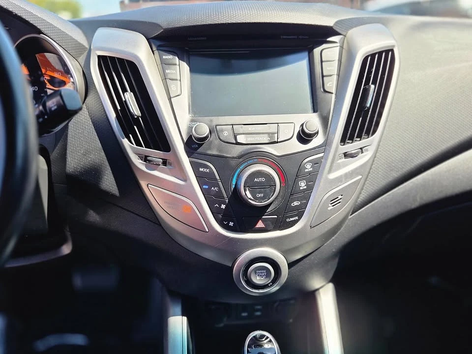 2017 Hyundai Veloster - Image 13 of 20
