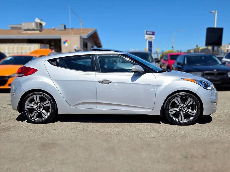 2017 Hyundai Veloster - Image 3 of 20