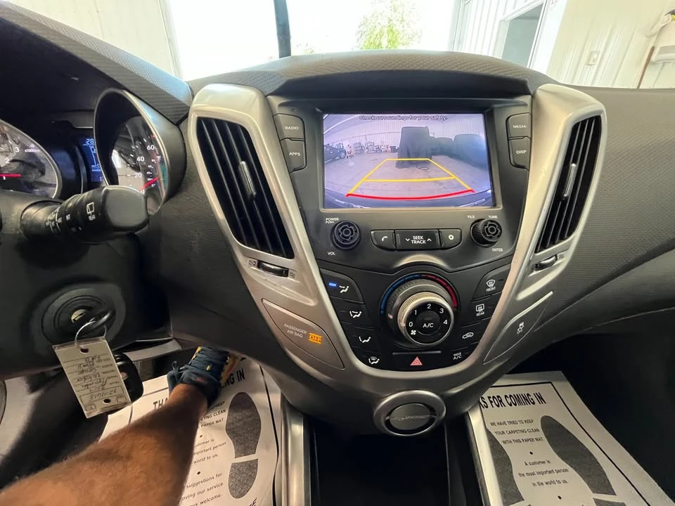 2017 Hyundai Veloster - Image 18 of 19