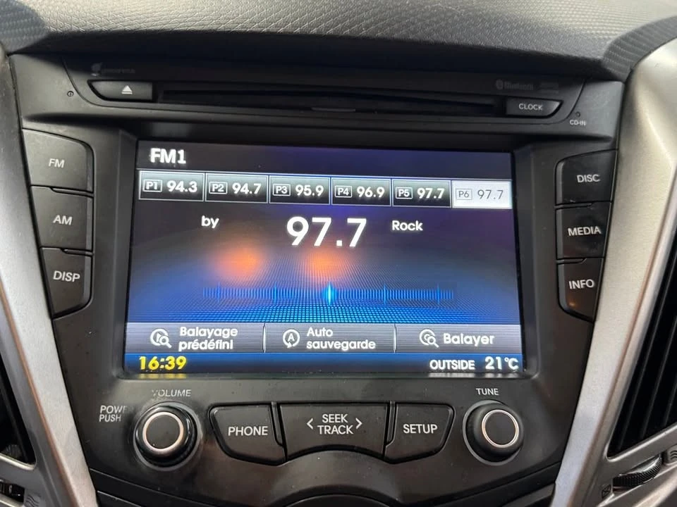 2017 Hyundai Veloster - Image 20 of 20