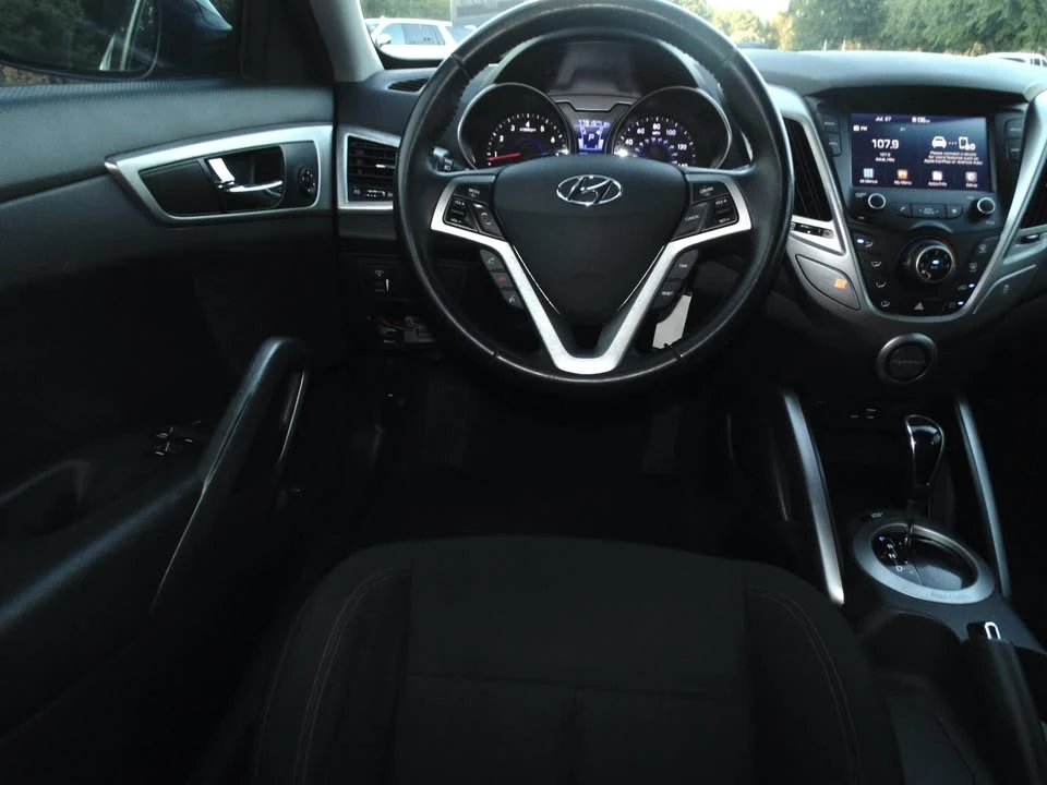 2017 Hyundai Veloster - Image 10 of 19