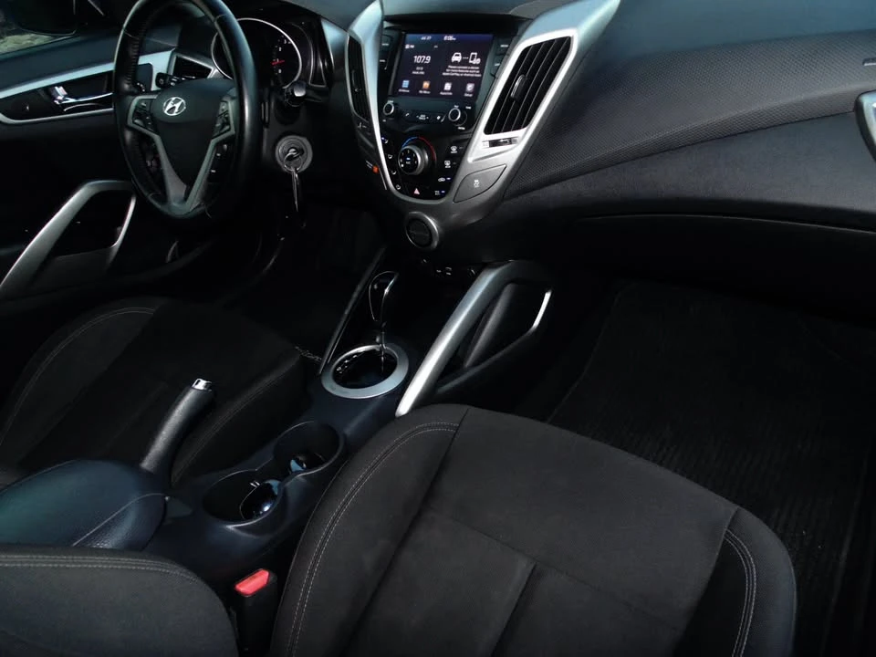 2017 Hyundai Veloster - Image 16 of 19
