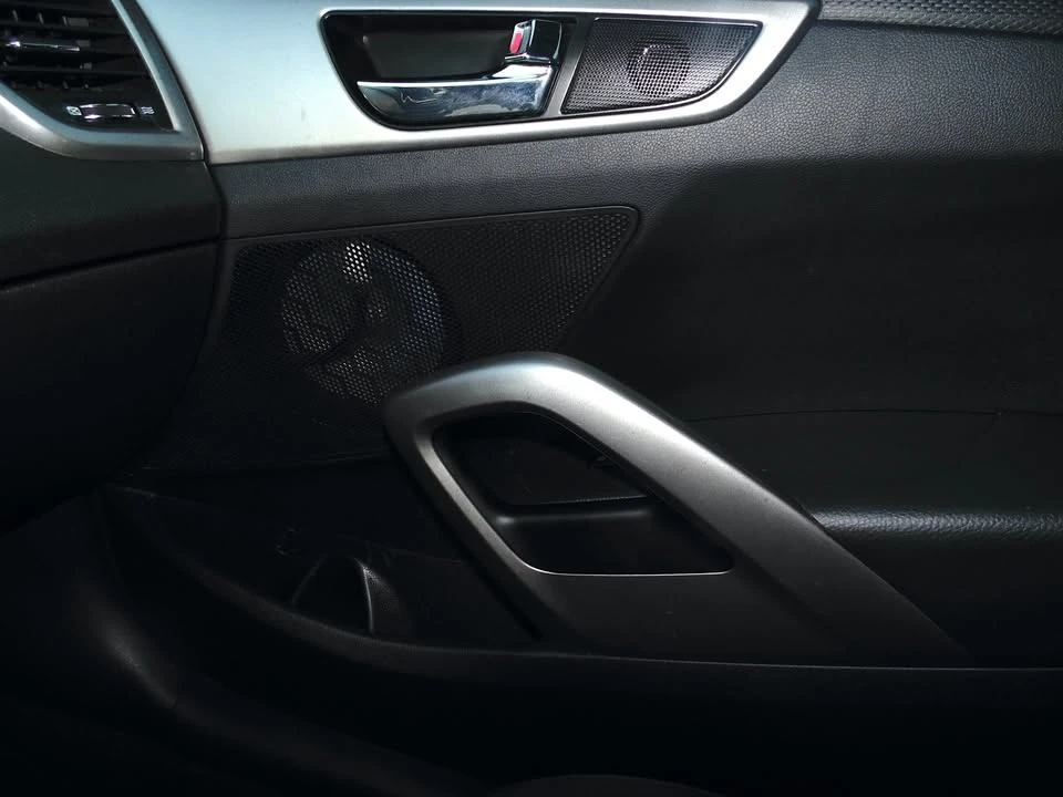 2017 Hyundai Veloster - Image 8 of 19