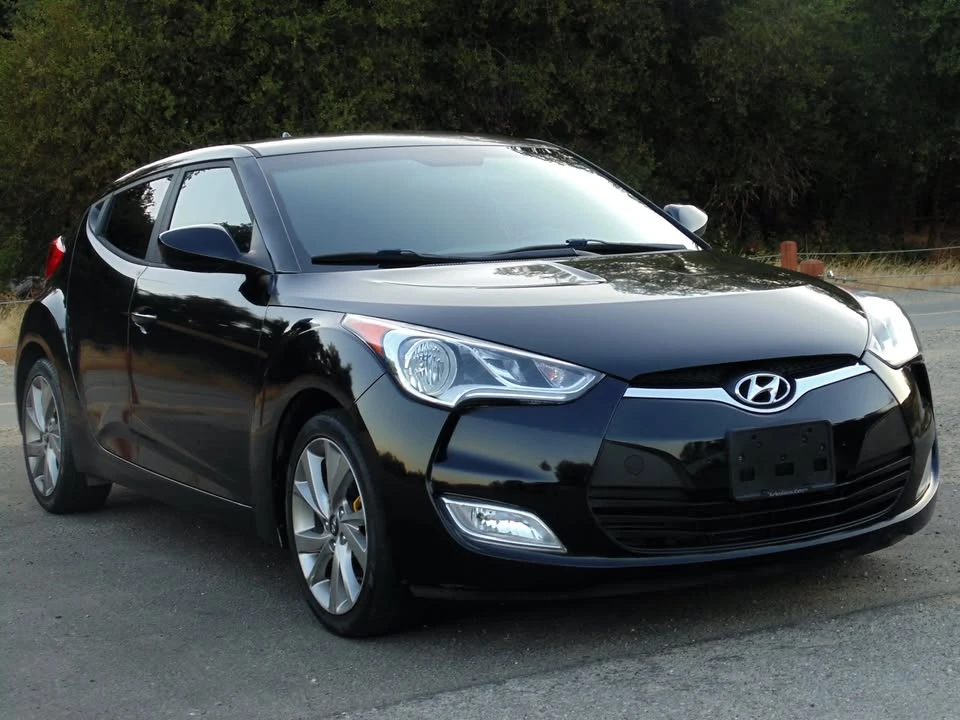 2017 Hyundai Veloster - Image 2 of 19