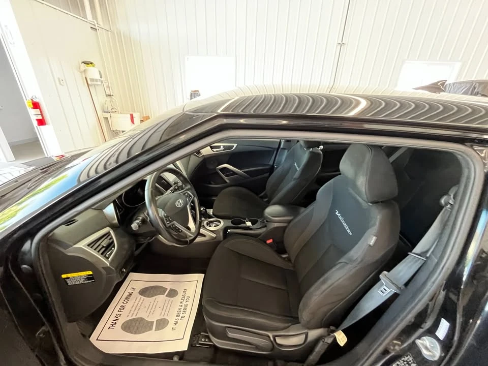 2017 Hyundai Veloster - Image 15 of 19