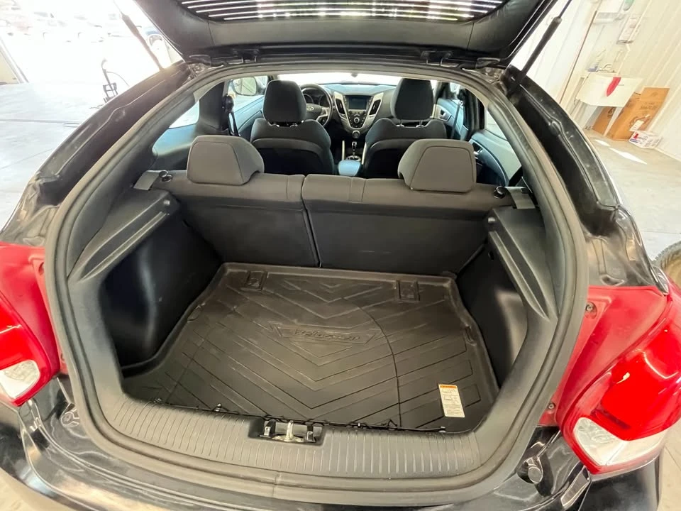 2017 Hyundai Veloster - Image 9 of 19