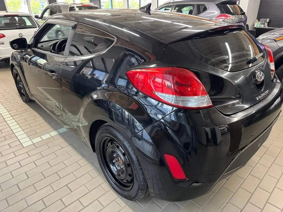 2017 Hyundai Veloster - Image 2 of 20