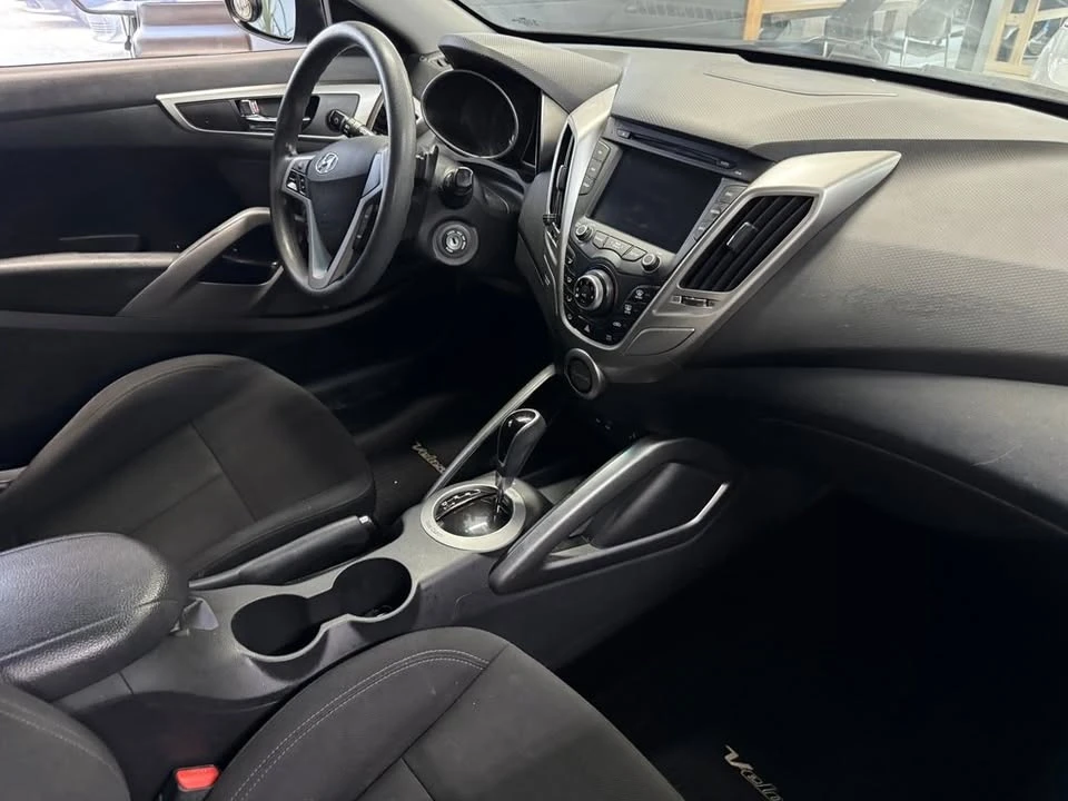2017 Hyundai Veloster - Image 9 of 20